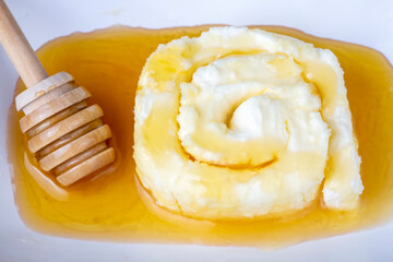 Turkish Bal Kaymak - Honey and Butter Cream