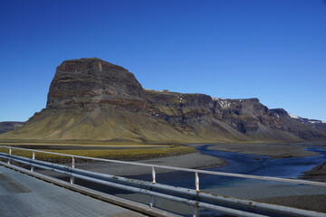 road to the mountains