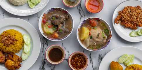 Mixed Thai and Muslim Food Selections 