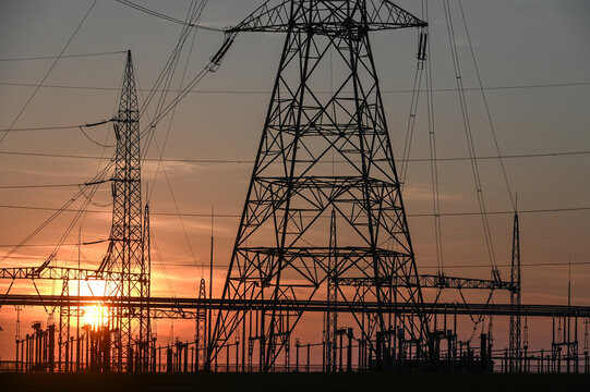 electricit&eacute; electrique ligne cable pilone soleil ciel environnement planete climat