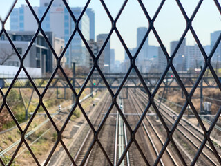 フェンス、鉄道、高架から渋谷方面