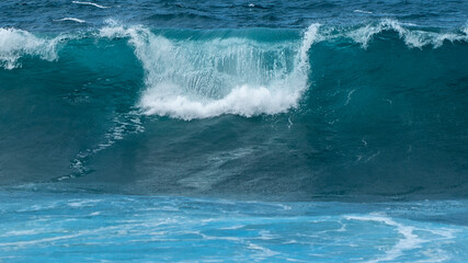 waves in the atlantic ocean