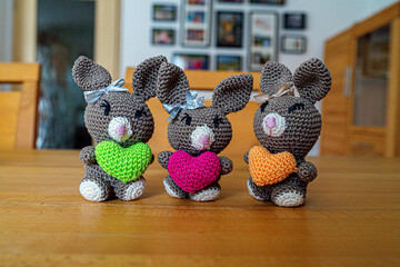Amigurumi Easterbunnys with Hearts in different Colours. Selfmade Handmade Bavaria Germany
