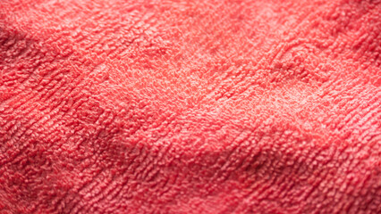 Trapo de microfibra rosa con ribete rojo