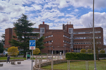 Fototapeta na wymiar Pamplona, Navarra Spain march 5 2022: Main entrance of the Navarra Hospital