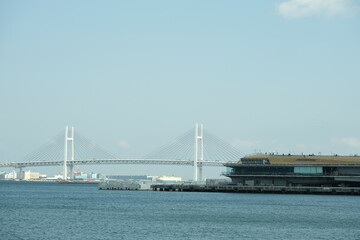晴れた横浜から見える海の風景