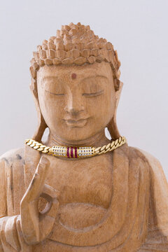 Buddha Rubin Halskette