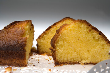 Primer plano de trozos de bizcochos