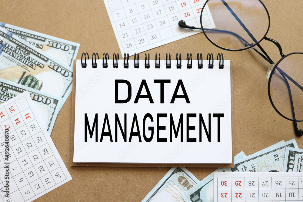 Poster data management text in the notebook near the calendar