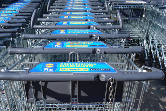 Einkaufswagen von Lidl Discounter in Deutschland