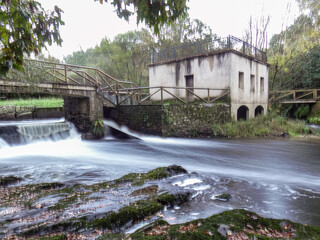 Fototapeta na wymiar River mill in Pedroso