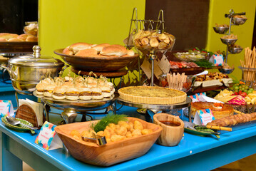 bread and cheese table
