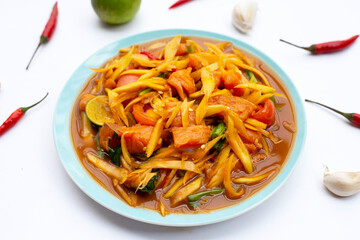  Spicy papaya salad with salmon