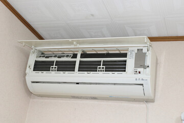 空調　冷房暖房フィルター掃除　点検と修理
Air conditioning, cooling, heating, filter cleaning, inspection and repair
