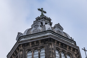 Fototapeta na wymiar Amsterdam Saint Nicholas Basilica (Basiliek van de Heilige Nicolaas), is the city's major Catholic church. Saint Nicholas Basilica built between 1884 and 1887. Amsterdam, Netherlands.