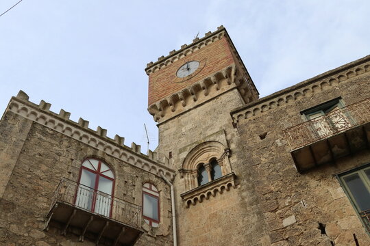 Torre dell'orologio a Mussomeli, Caltanissetta, Sicilia, Italia