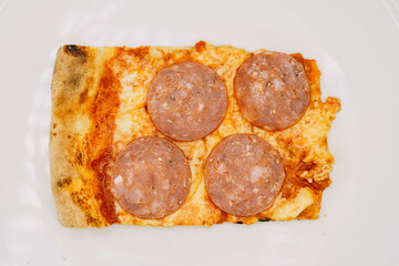 Pizza estilo italiano para vender al corte