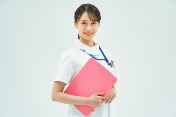 白衣の女性