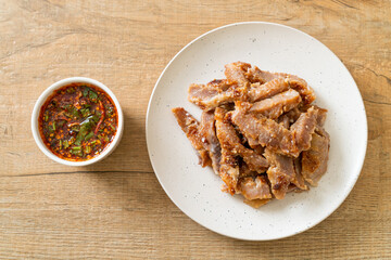 Grilled Pork Neck with Thai Spicy Sauce