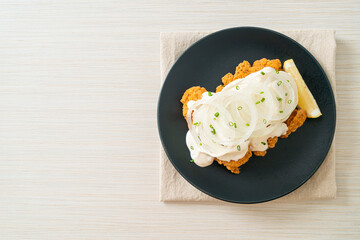 Snow Onion Chicken or Fried Chicken with Creamy Onions Sauce
