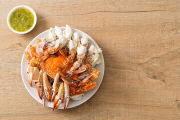 Steamed blue crab with spicy seafood sauce