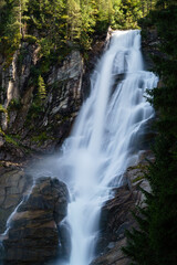 Fototapeta na wymiar Langzeitbelichtung eines Wasserfalls der Krimmler Wasserfälle in Salzburg, Österreich