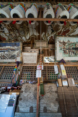 日龍峯寺本堂正面の装飾