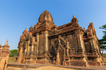 Fototapeta na wymiar Ancient Thagya Hit Temple in Bagan, Myanmar (Burma), on a sunny day.