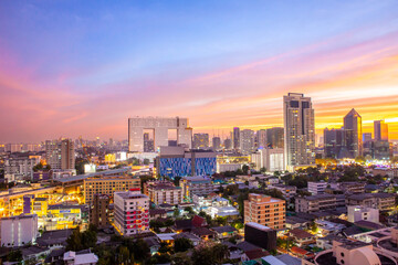 Fototapeta na wymiar Bangkok, Thailand - Jan 01, 2019 : Bangkok city with sunset sky , Bangkok , Thailand