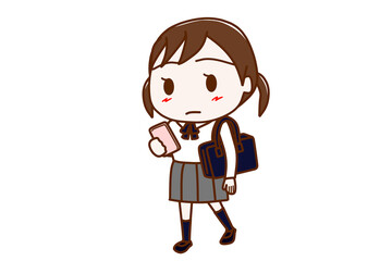 （全身斜め）歩きながらスマホの画面に夢中になっている女子学生