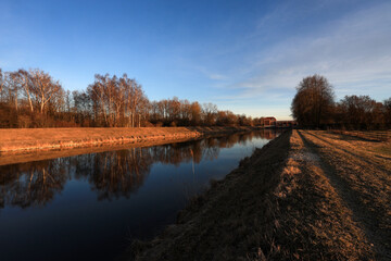 Blick auf das Laufwasser Wasserkraftwerk in Langweid , am Lech, Wassererbe Augsburg, in der...