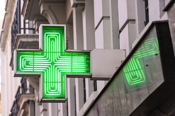 pharmacie pharmacien medicament santé soin medecine garde