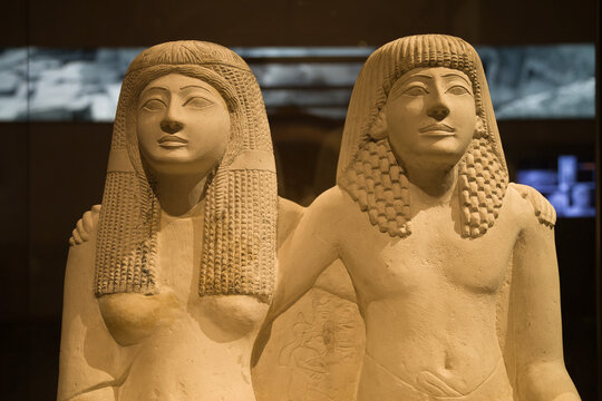 Statue of Pendua and Nefertari at the Egyptian Museum of Turin, Italy