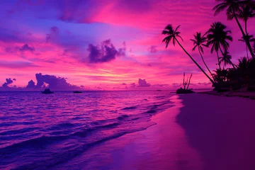 Foto op Plexiglas fantasie tropische zonsondergang op het strand. Verbazingwekkende kleurrijke hemel paarse wolk en hemel dramatische kleur achtergrond. Majestic Sunlight Cloud pluizig © yavdat