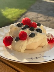 pancakes with berries