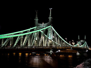 Obraz premium bridge over the river