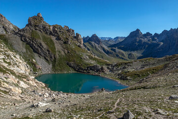 Lac Blanc , Paysage du Massif du Grand Galibier en été , Hautes-Alpes , France