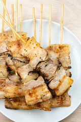 美味しい豚肉炭火で焼いた焼き鳥