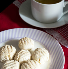 sprinkle cookies with tea