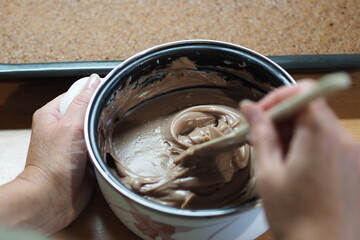 preparation of chocolate cream for homemade cake