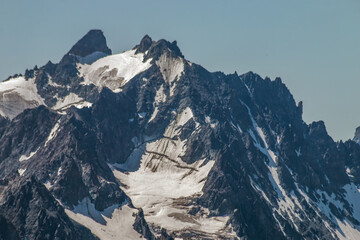 Zoom sur le massif des Ecrins  , Montagne des Agneaux , Paysage de l' Oisans en été , Hautes-Alpes , France	