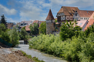 Kreisstadt Balingen an der Eyach mit Blick auf Zollernschloss (Zollernalbkreis).