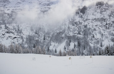 paysage enneigé à Vaujany en Oisans dans les alpes en France en hiver