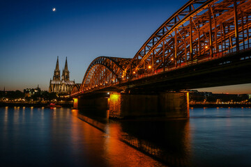 Fototapeta premium The Hohenzollern Bridge and Cologne Cathedral in the city of Cologne, Germany