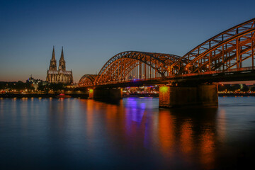 Fototapeta premium The Hohenzollern Bridge and Cologne Cathedral in the city of Cologne, Germany