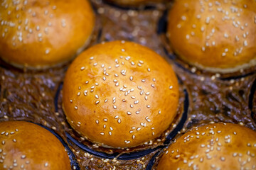 Hamburger and sandwich breads prepared untouched in the factory environment