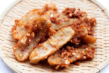 Fried bananas in bamboo plate