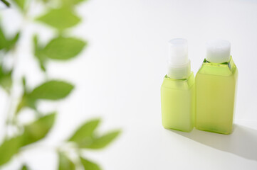 化粧水　乳液　美容液　保湿