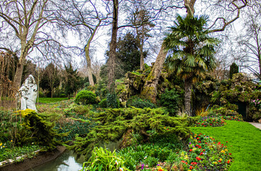 Natura in Outdoor Paris © Joe