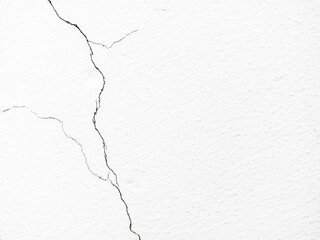 Obraz premium Cracked white wall, concrete wall texture, crack background.